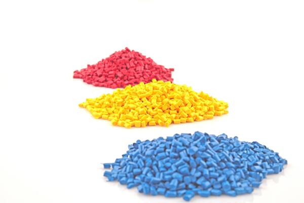 Bild vergr&ouml;&szlig;ern: Kunststoffgranulate