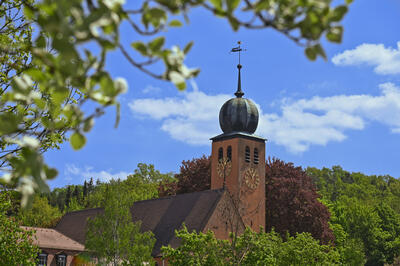 Bild vergr&ouml;&szlig;ern: Kirche in Bruckberg