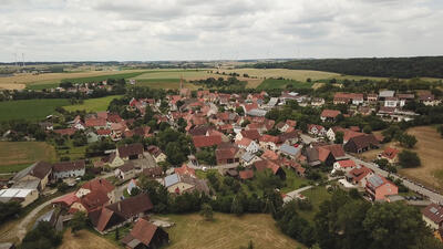 Bild vergr&ouml;&szlig;ern: Luftbild der Gemeinde Diebach