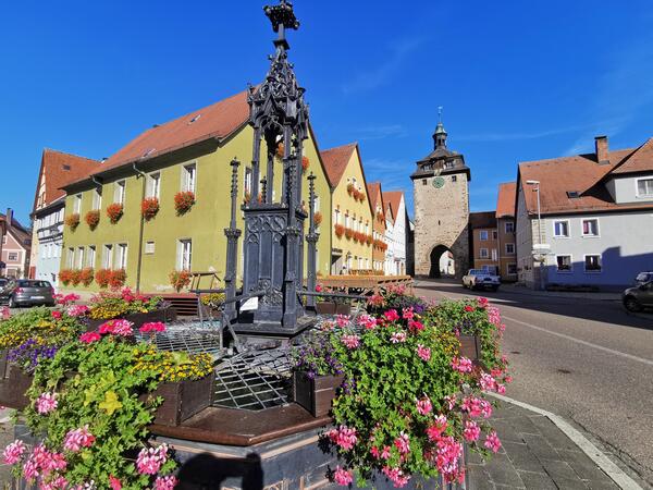 Bild vergr&ouml;&szlig;ern: Brunnen in Leutershausen