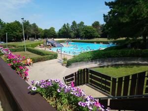 Bild vergr&ouml;&szlig;ern: Freibad Mönchsroth