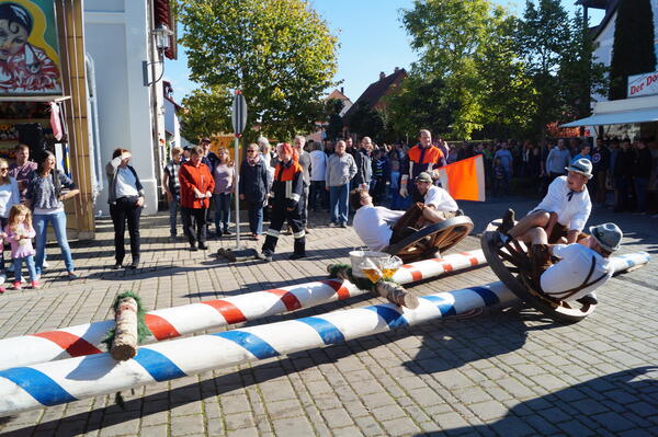 Bild vergr&ouml;&szlig;ern: Kirchweih in Oberdachstetten