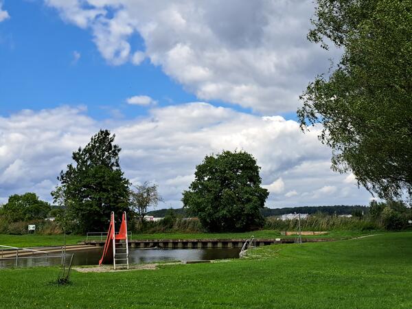 Bild vergr&ouml;&szlig;ern: Wörnitzflussbad Wassertrüdingen