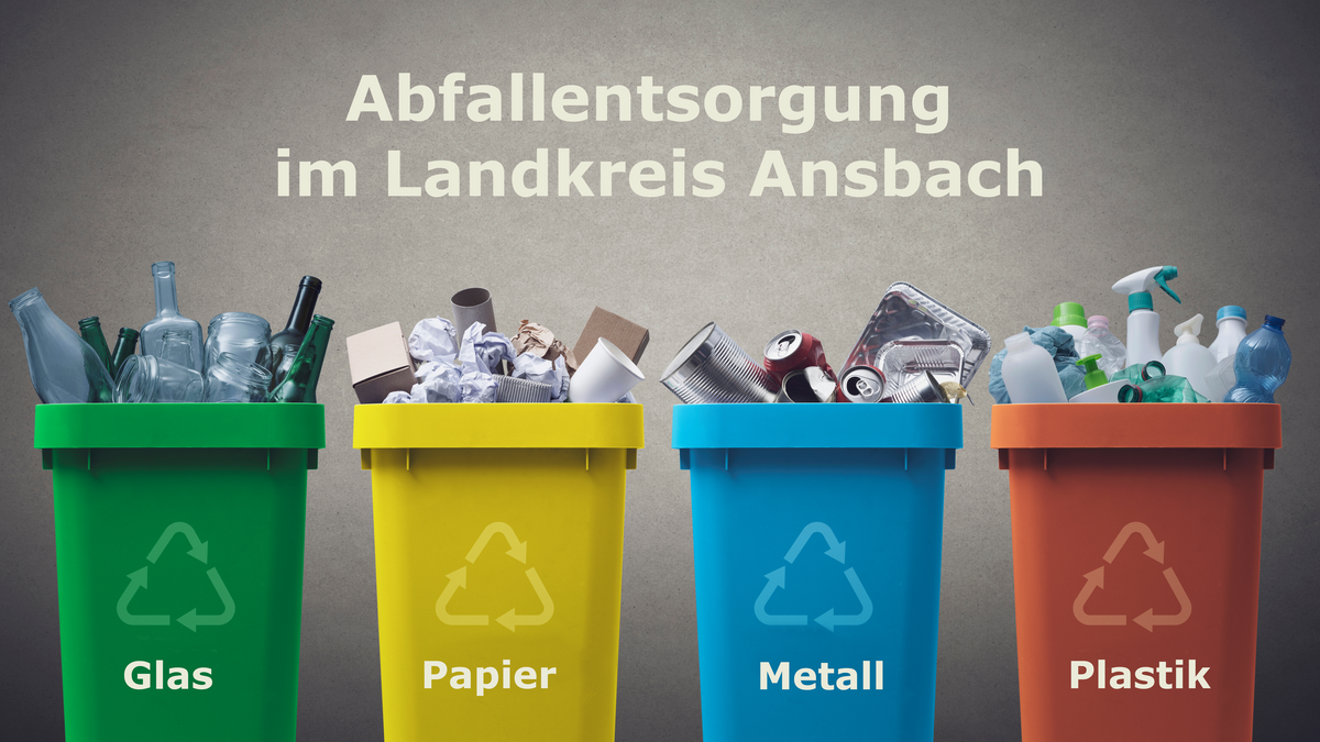 Mülltonnen stehen in einer Reihe "Abfallentsorgung im Landkreis Ansbach"