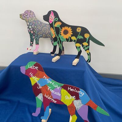 Kunstprojekt "Der schwarze Hund wird bunt"