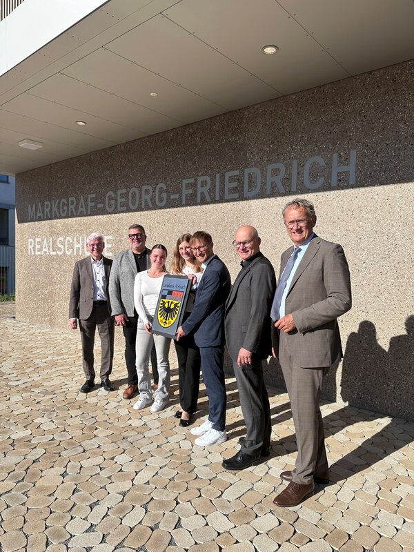 Bild vergr&ouml;&szlig;ern: Der Neubau des M-Gebäudes der Realschule Heilsbronn ist nun offiziell eingeweiht.